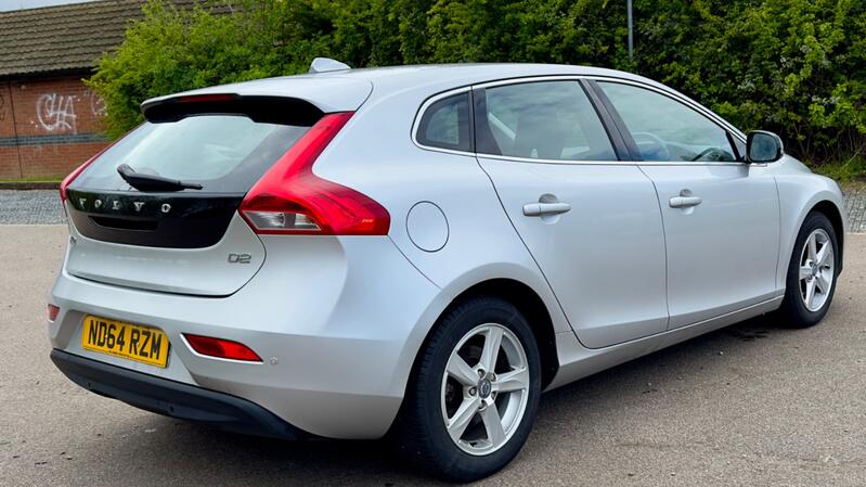 VOLVO V40