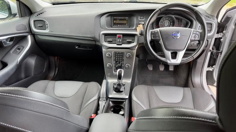 VOLVO V40
