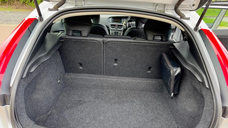 VOLVO V40
