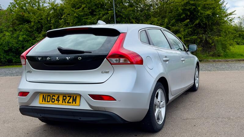 VOLVO V40
