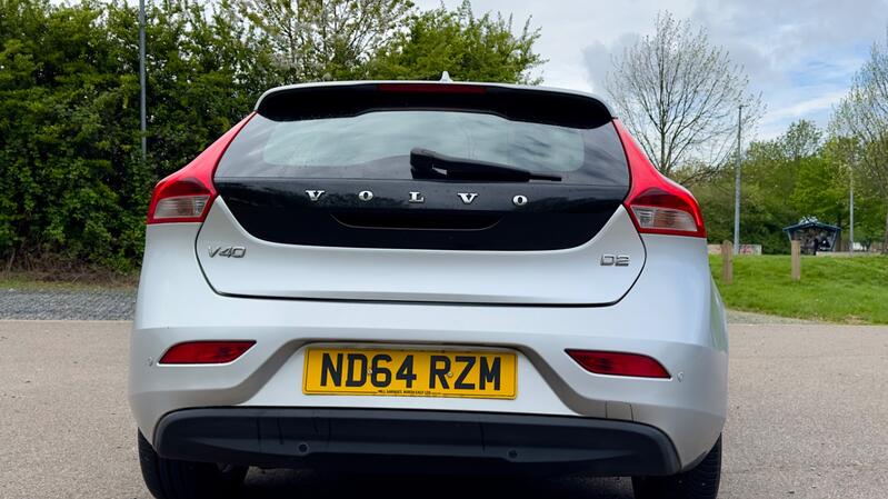 VOLVO V40